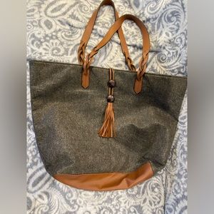 Grey wool tote bag EUC! $15